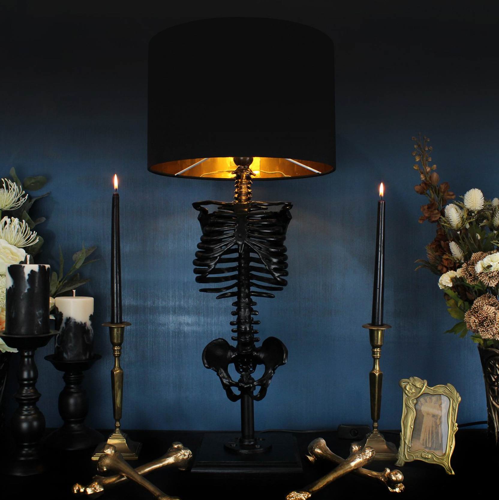 Skeleton table clearance lamp
